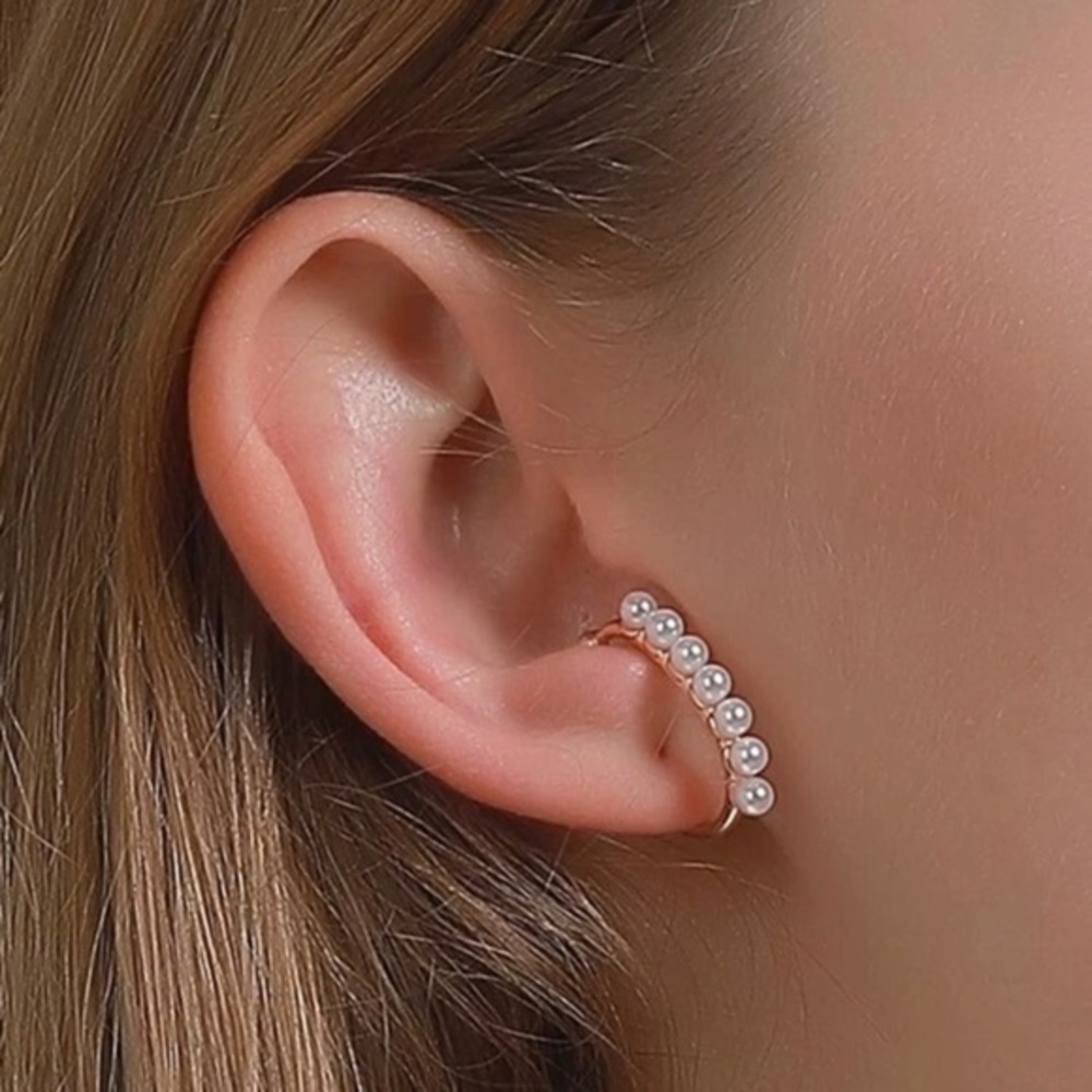 3/$30 💛 Faux Pearl Ear Cuff